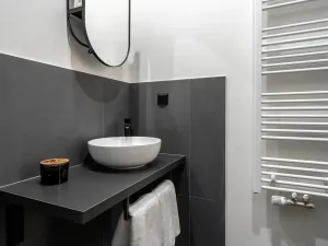 Prodej atypického bytu, Praha - Karlín, Prvního pluku, 50 m2