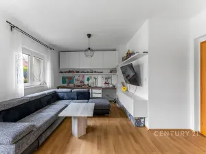 Prodej bytu 2+kk, Praha - Újezd nad Lesy, Velebného, 56 m2