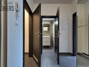 Pronájem bytu 1+kk, Praha - Karlín, U Mlýnského kanálu, 37 m2
