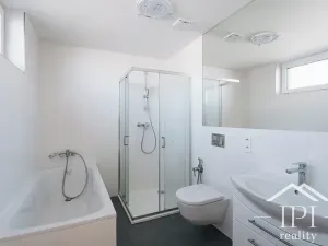 Pronájem rodinného domu, Praha - Čakovice, Schollova, 124 m2