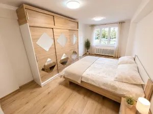 Pronájem bytu 2+1, Praha - Strašnice, Věšínova, 68 m2