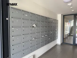Pronájem bytu 2+kk, Praha - Uhříněves, Oty Bubeníčka, 45 m2