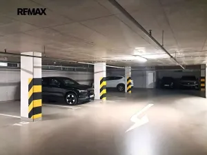 Prodej garážového stání, Praha - Stodůlky, Petržílkova, 11 m2