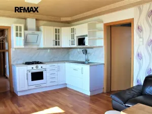 Prodej bytu 4+kk, Praha - Troja, Glowackého, 75 m2
