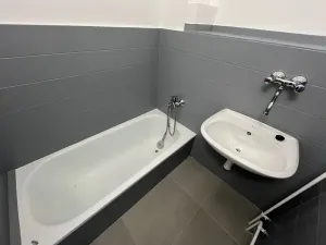 Pronájem bytu 1+1, Třinec, nám. T. G. Masaryka, 61 m2