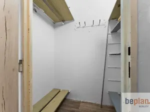 Prodej bytu 3+1, Děčín, Jezdecká, 64 m2