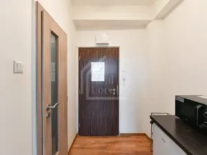 Prodej atypického bytu, Praha - Suchdol, Suchdolské náměstí, 23 m2