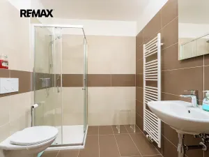 Prodej bytu 2+kk, Jince, Zborovská, 45 m2