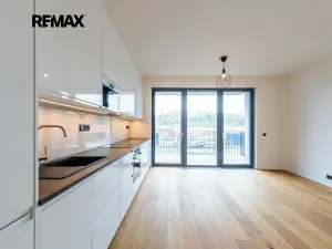 Pronájem bytu 2+kk, Praha - Smíchov, Grafická, 66 m2