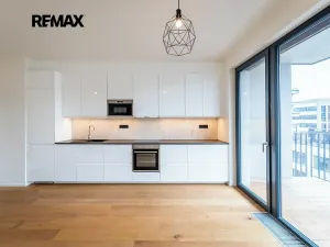Pronájem bytu 2+kk, Praha - Smíchov, Grafická, 66 m2