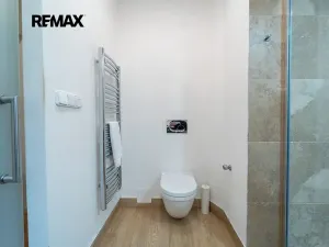 Pronájem bytu 3+1, Praha - Malá Strana, Valdštejnské náměstí, 91 m2