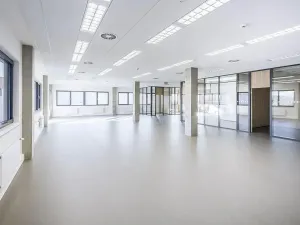 Pronájem skladu, Plzeň, Barvínková, 2599 m2