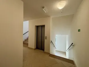 Pronájem bytu 1+kk, Praha - Letňany, Kadečkové, 34 m2