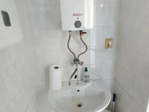 Pronájem obchodního prostoru, Třebíč - Vnitřní Město, Hasskova, 50 m2