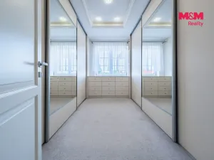 Prodej kanceláře, Šestajovice, U Váhy, 356 m2