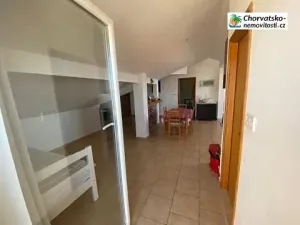 Prodej bytu 3+kk, Novi Vinodolski, Chorvatsko, 87 m2