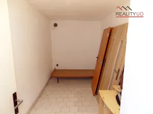 Prodej výrobních prostor, Ostrov, 190 m2