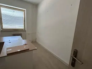 Pronájem kanceláře, Znojmo, Dobšická, 150 m2