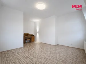 Prodej bytu 1+1, Karlovy Vary - Rybáře, Nákladní, 33 m2