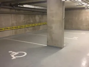 Pronájem garážového stání, Praha - Dolní Počernice, Černodolská, 14 m2