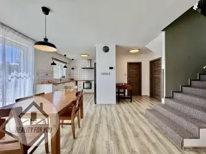 Prodej rodinného domu, Bělá pod Bezdězem, Radechovská, 240 m2