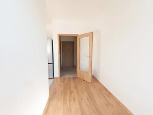 Pronájem bytu 1+kk, Praha - Hlubočepy, Fabiánové, 29 m2