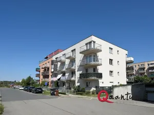 Pronájem bytu 2+kk, Praha - Černý Most, Rudolfa Holeky, 33 m2