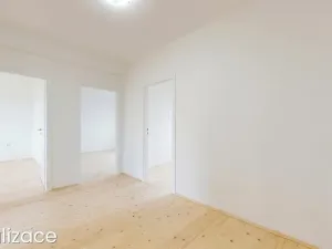 Prodej bytu 3+1, Hrušovany u Brna, Sídliště, 73 m2