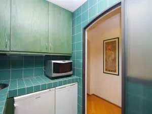 Pronájem bytu 3+1, Praha - Nové Město, Odborů, 81 m2