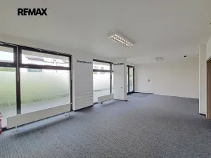 Pronájem obchodního prostoru, Praha - Modřany, Soukalova, 104 m2