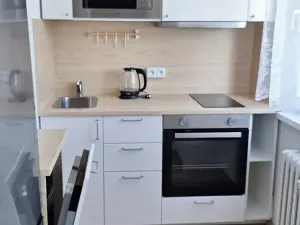 Pronájem bytu 1+kk, Praha - Modřany, Nikoly Vapcarova, 32 m2