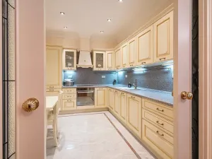 Prodej bytu 3+1, Karlovy Vary, Divadelní náměstí, 113 m2