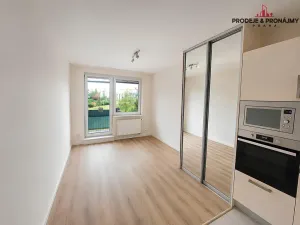 Prodej bytu 1+kk, Praha, Zakšínská, 30 m2