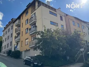 Pronájem garážového stání, Praha - Břevnov, Hošťálkova, 15 m2