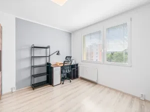 Prodej bytu 3+1, Plzeň - Doubravka, Popelnicová, 66 m2