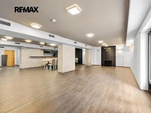Prodej restaurace, Plzeň, Částkova, 489 m2