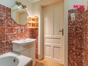 Prodej bytu 4+1, Karlovy Vary - Bohatice, Jáchymovská, 102 m2