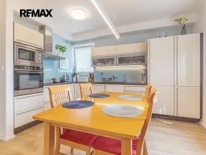 Prodej bytu 4+kk, Praha - Horní Počernice, V javorech, 93 m2