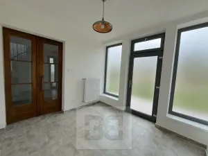 Pronájem rodinného domu, Praha - Kobylisy, Líbeznická, 170 m2