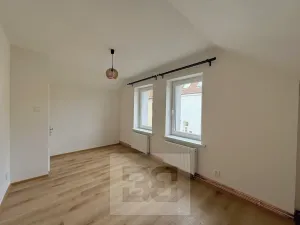Pronájem rodinného domu, Praha - Kobylisy, Líbeznická, 170 m2