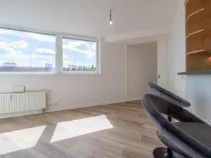 Prodej bytu 2+kk, Praha - Vysočany, Skloněná, 74 m2