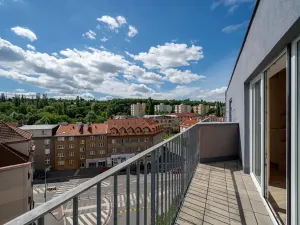 Prodej bytu 2+kk, Praha - Vysočany, Skloněná, 74 m2