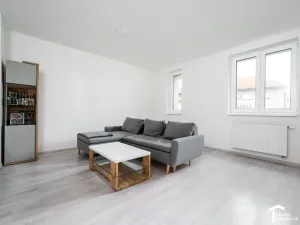 Pronájem bytu 2+kk, Pardubice - Bílé Předměstí, Bulharská, 63 m2