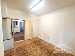 Pronájem obchodního prostoru, Kostelec nad Černými lesy, náměstí Smiřických, 75 m2