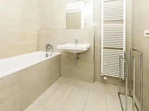 Pronájem bytu 1+kk, Praha - Vysočany, Strnadových, 33 m2