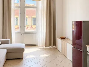 Pronájem bytu 2+kk, Praha - Karlín, Kubova, 43 m2