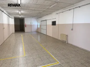 Pronájem skladu, Kladno, Doberská, 327 m2