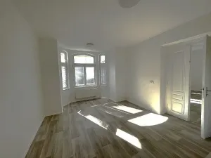 Pronájem bytu 3+kk, Praha, Bubenečská, 80 m2