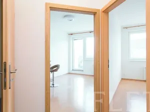 Prodej bytu 2+kk, Praha - Letňany, Kuželova, 37 m2