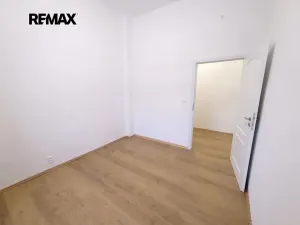Pronájem bytu 2+kk, Praha - Libeň, Chlumčanského, 35 m2